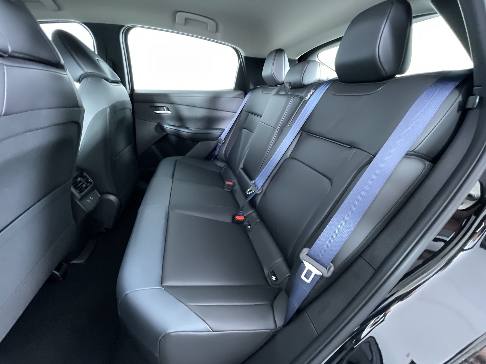 New 2026 Nissan Leaf SV+ w/ Floor Mat Package (SV+) FWD image 23