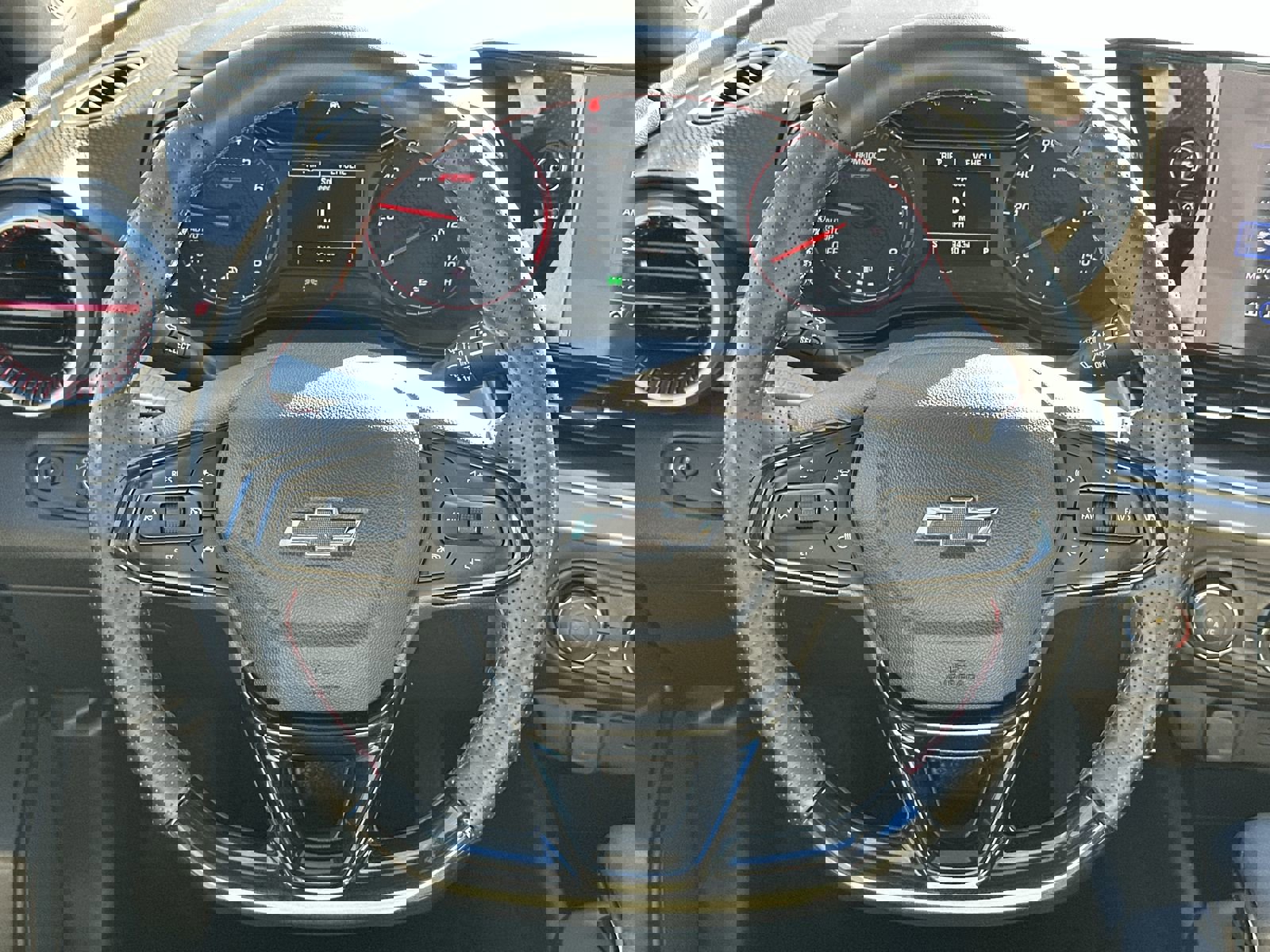 Certified 2024 Chevrolet Trax RS w/ Driver Confidence Package image 19