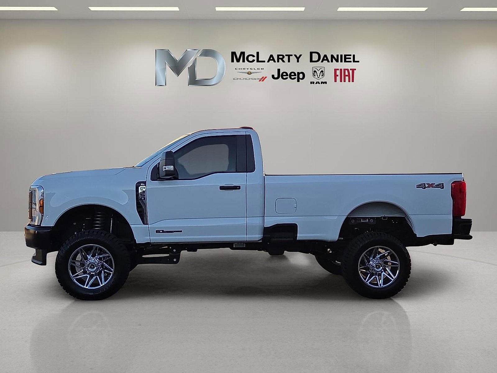 Used 2025 Ford F350 XL image 3