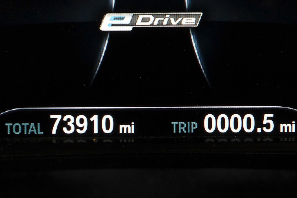 Used 2019 BMW 530e 530e iPerformance w/ M Sport Package image 32