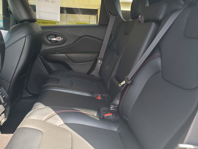Used 2022 Jeep Cherokee Trailhawk w/ Premium Leather Package AWD/4WD image 13