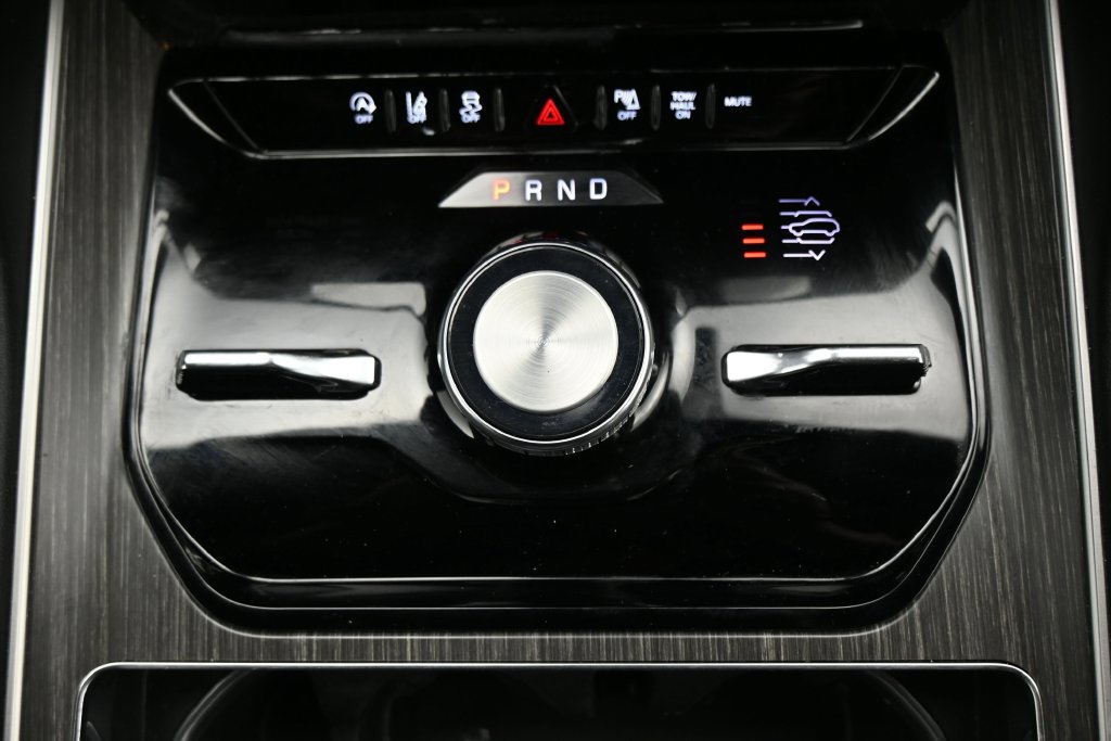 Used 2024 Jeep Wagoneer Series III AWD/4WD image 20