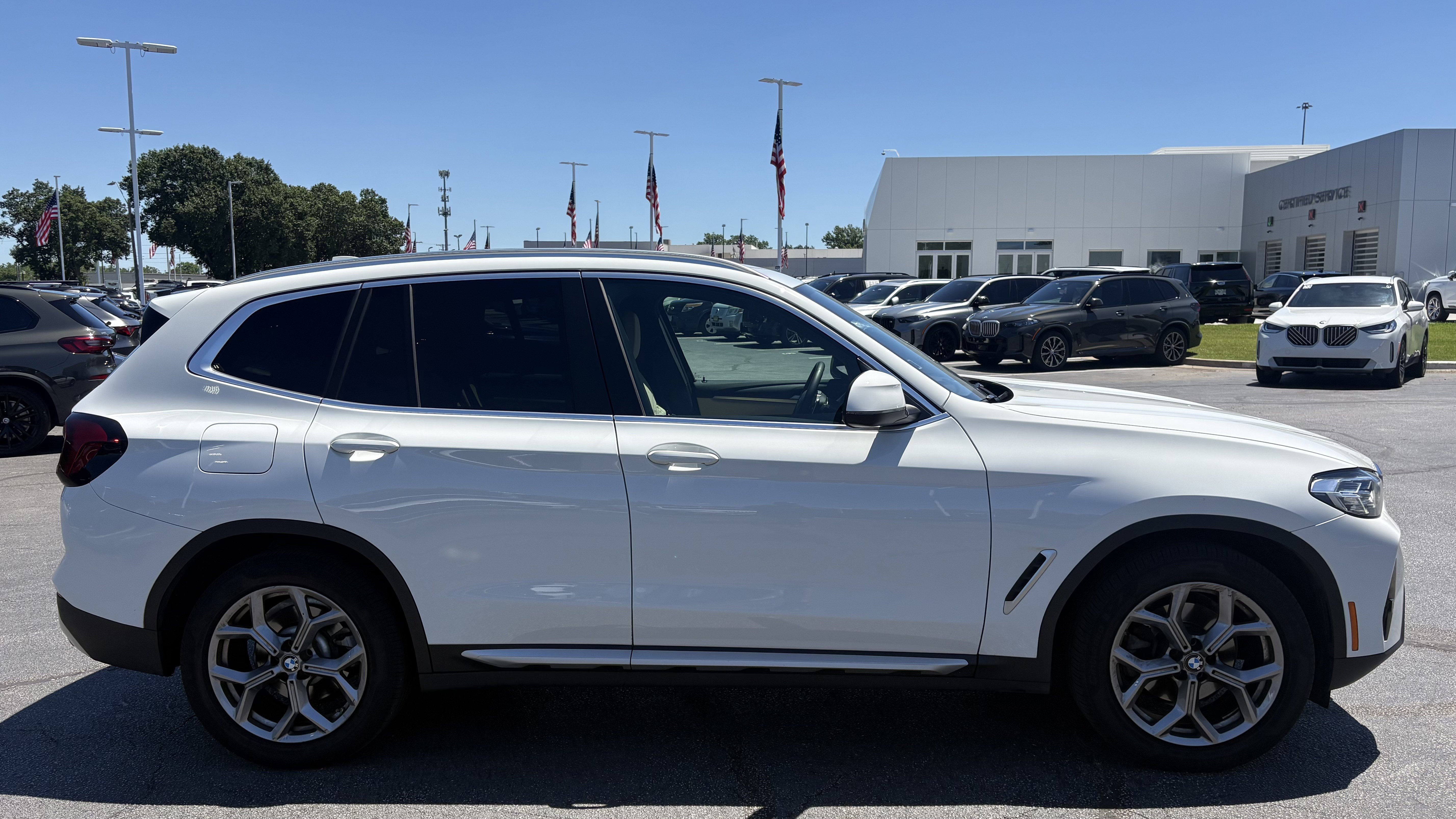 Used 2023 BMW X3 xDrive30i w/ Convenience Package AWD/4WD image 11
