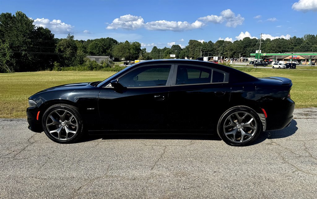 Used 2015 Dodge Charger R/T RWD image 11