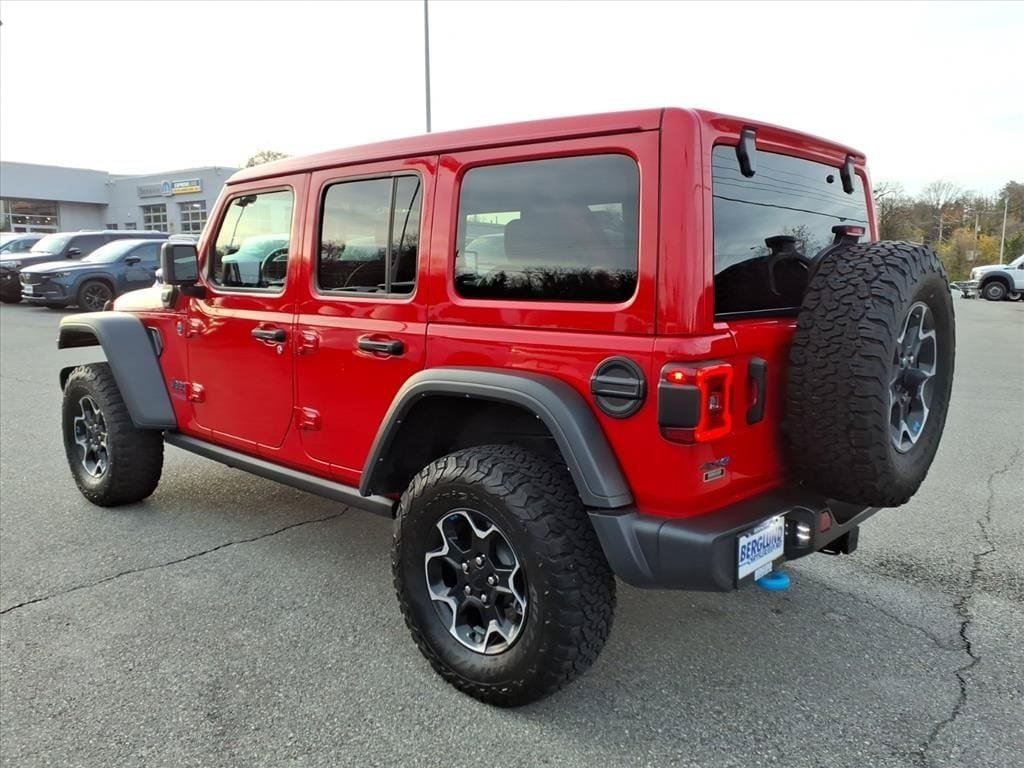 Used 2022 Jeep Wrangler Unlimited Rubicon 4xe w/ Cold Weather Group AWD/4WD image 5