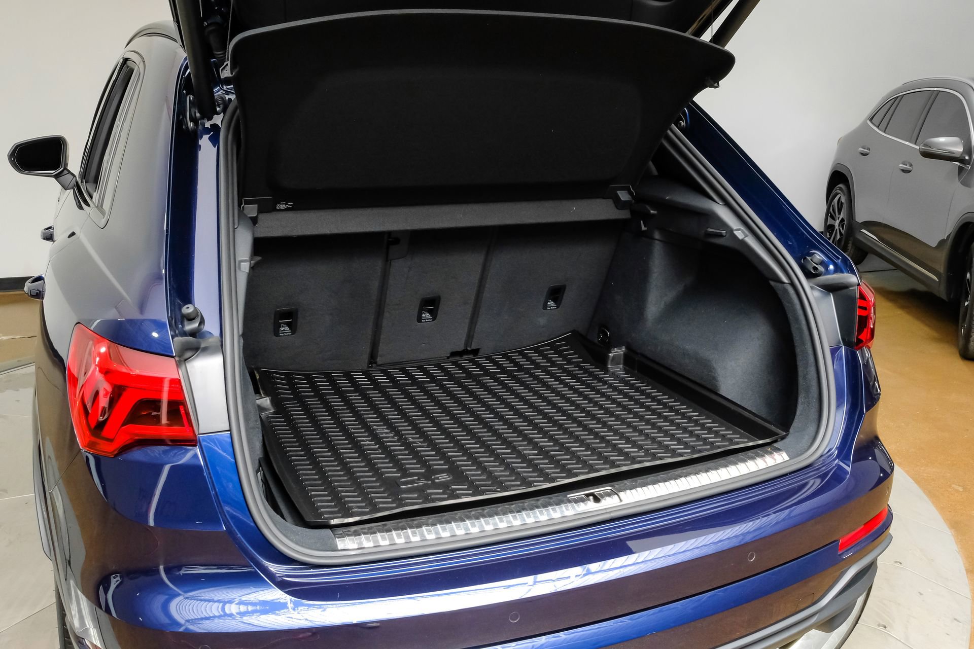 Used 2023 Audi Q3 2.0T Premium Plus w/ Premium Plus Package image 57