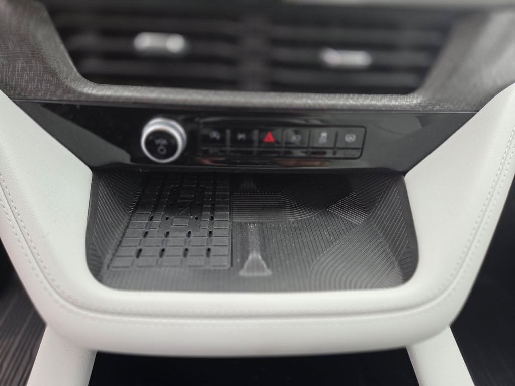 Used 2025 Ford Explorer Platinum w/ Ultimate Package RWD image 27