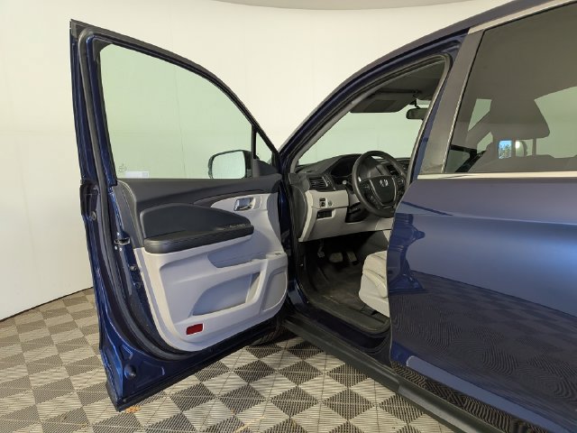 Used 2018 Honda Pilot LX image 9