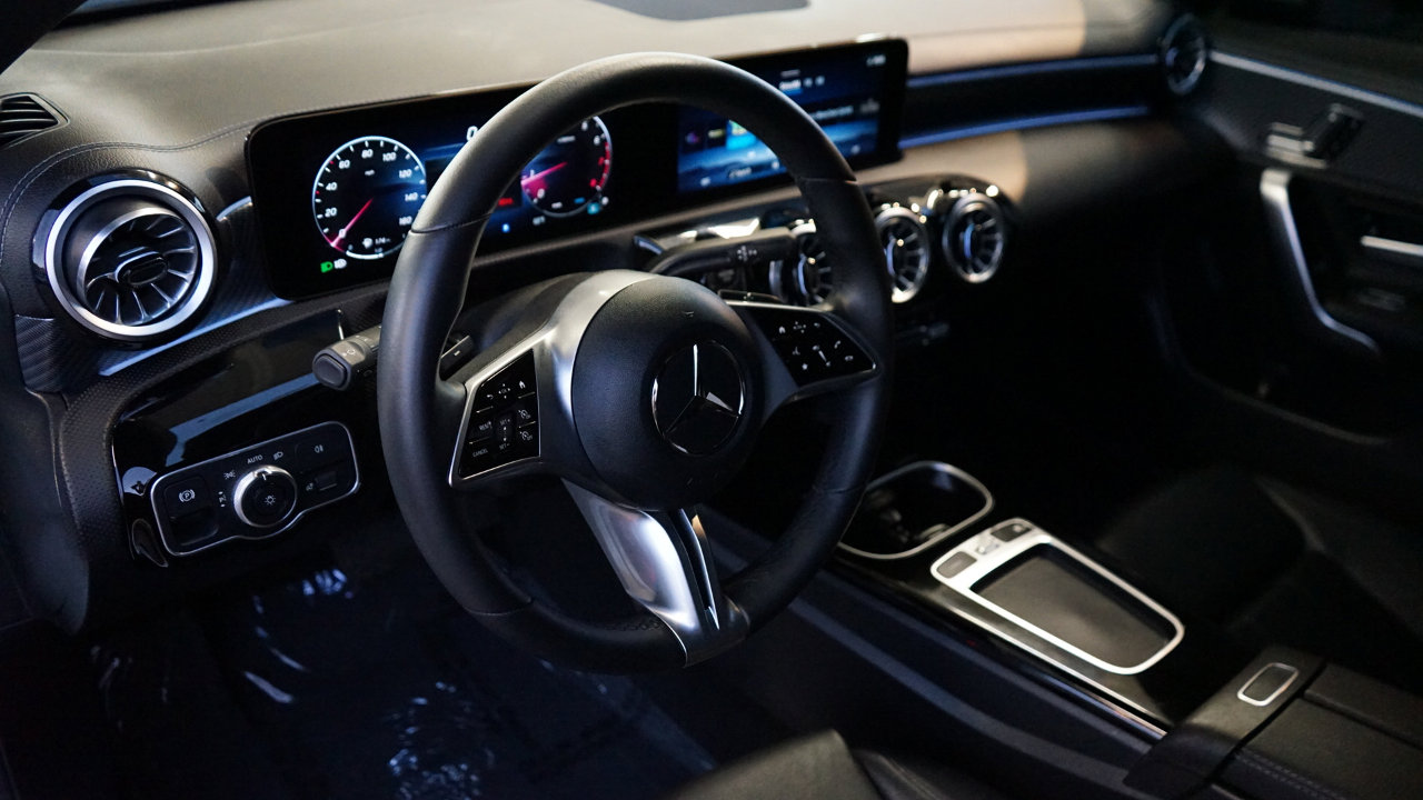 Used 2025 Mercedes-Benz CLA 250 CLA250 w/ Exclusive Package image 10
