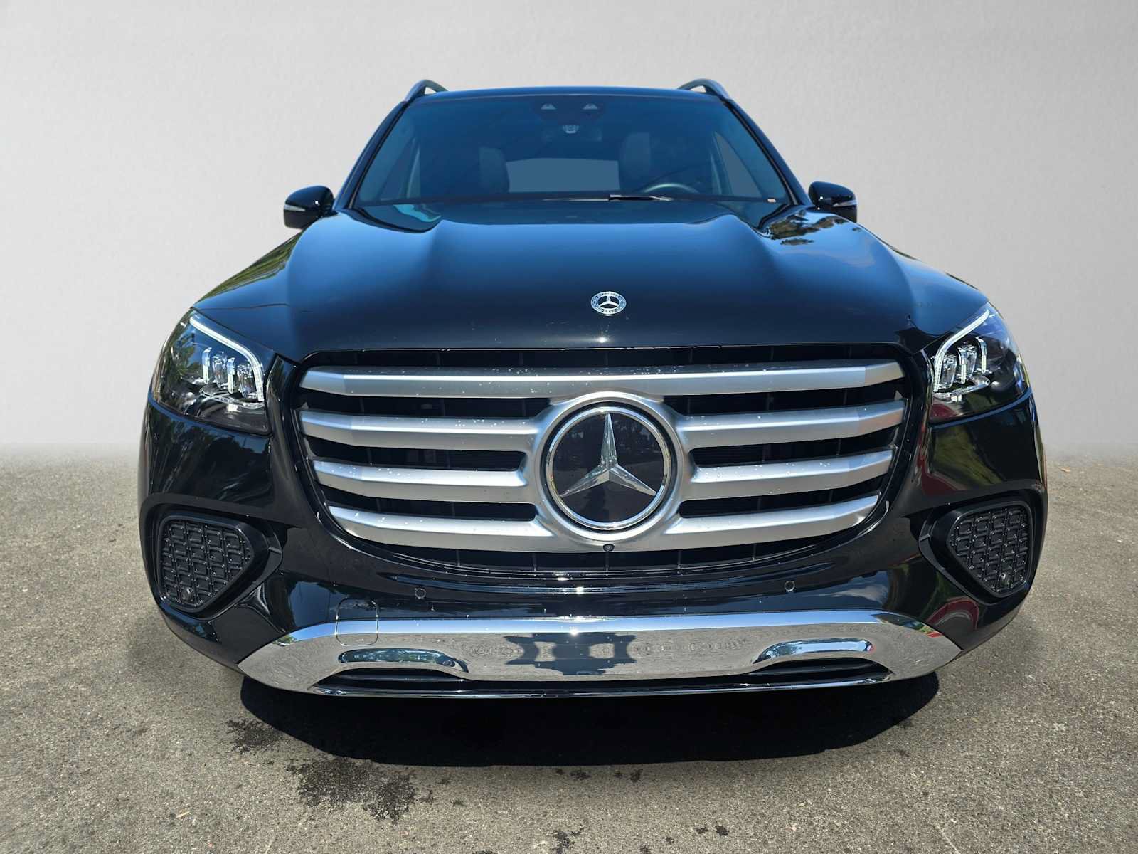 Used 2026 Mercedes-Benz GLS 450 4MATIC image 9