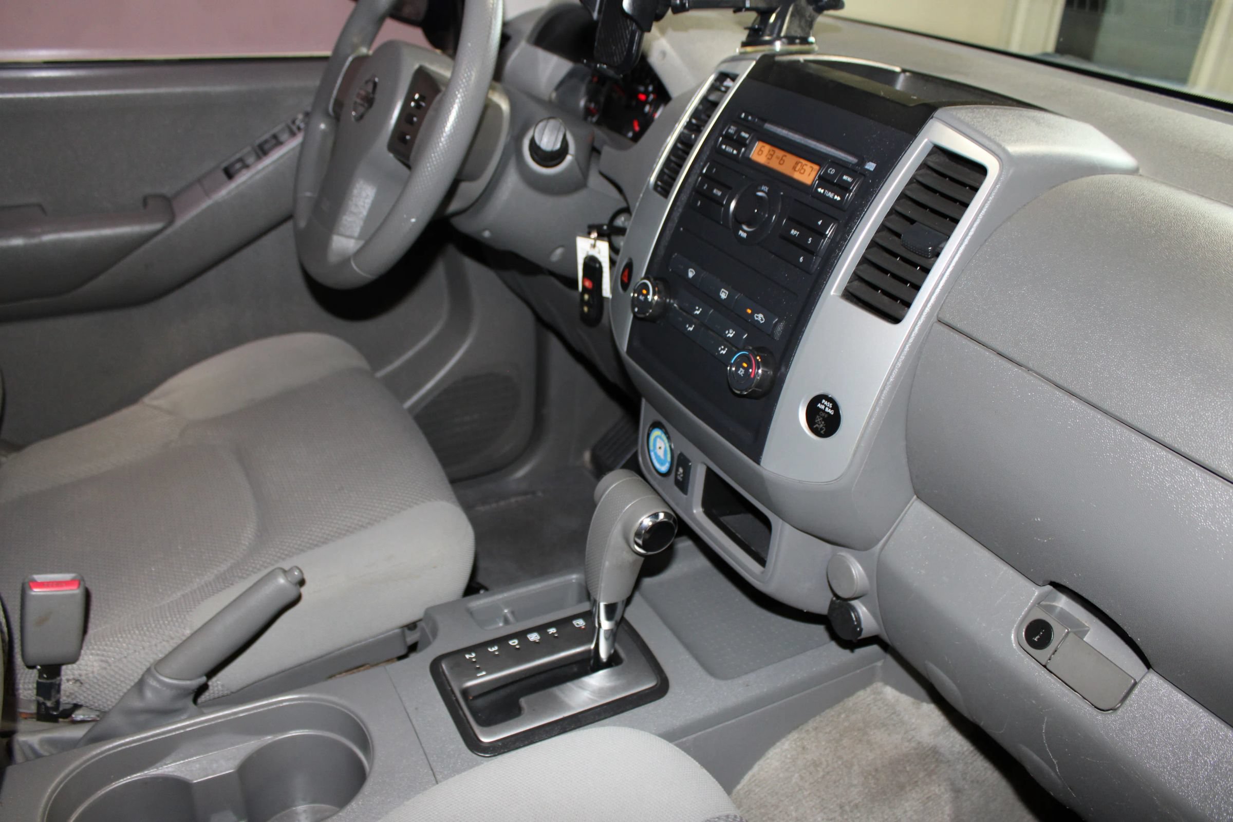 Used 2012 Nissan Frontier SV RWD image 23