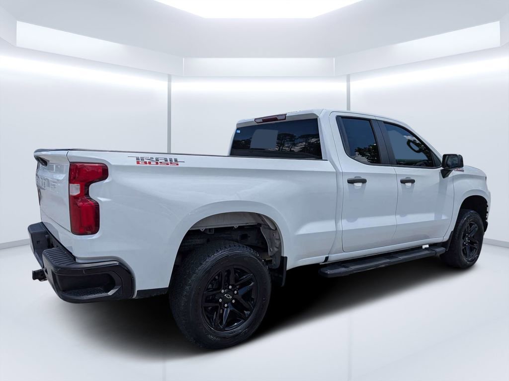 Used 2020 Chevrolet Silverado 1500 Custom Trail Boss w/ Custom Convenience Package AWD/4WD image 3