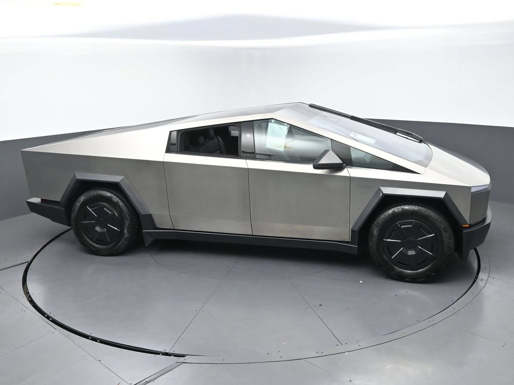 Used 2024 Tesla Cybertruck AWD Crew Cab image 40