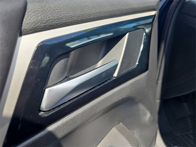 Used 2024 Mitsubishi Outlander SE image 17