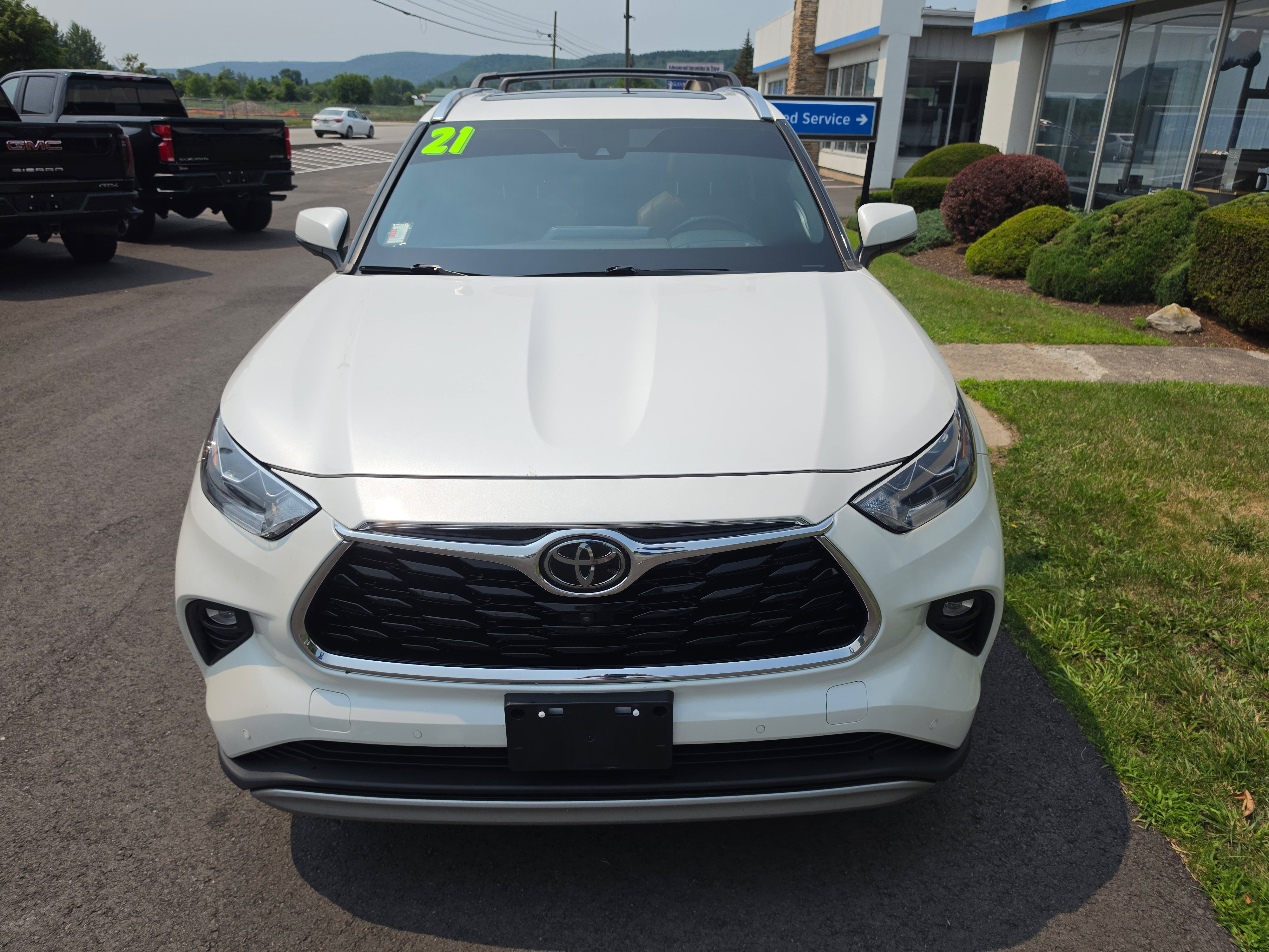 Used 2021 Toyota Highlander Platinum AWD/4WD image 9