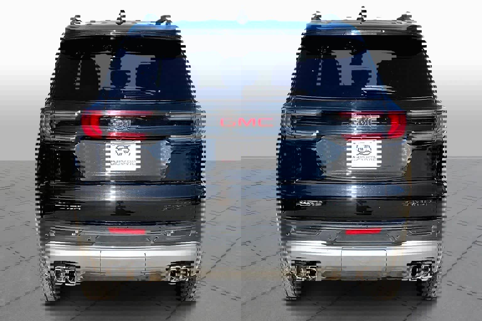 Used 2025 GMC Acadia Elevation image 4