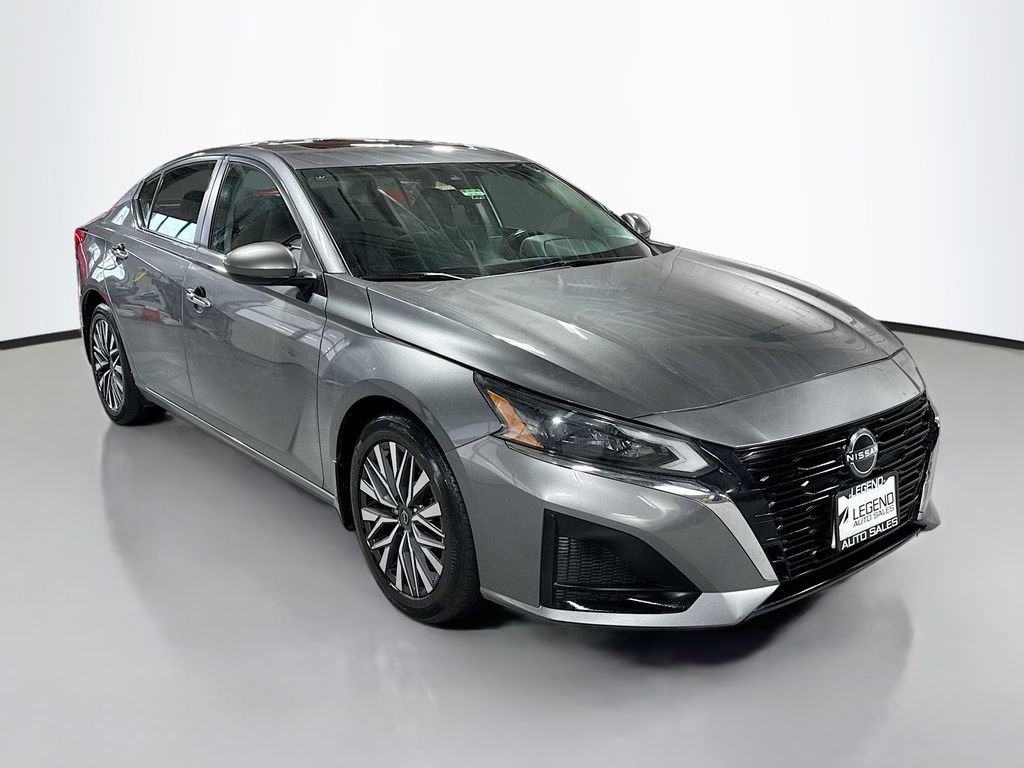 Used 2023 Nissan Altima 2.5 SV w/ SV Premium Package image 2