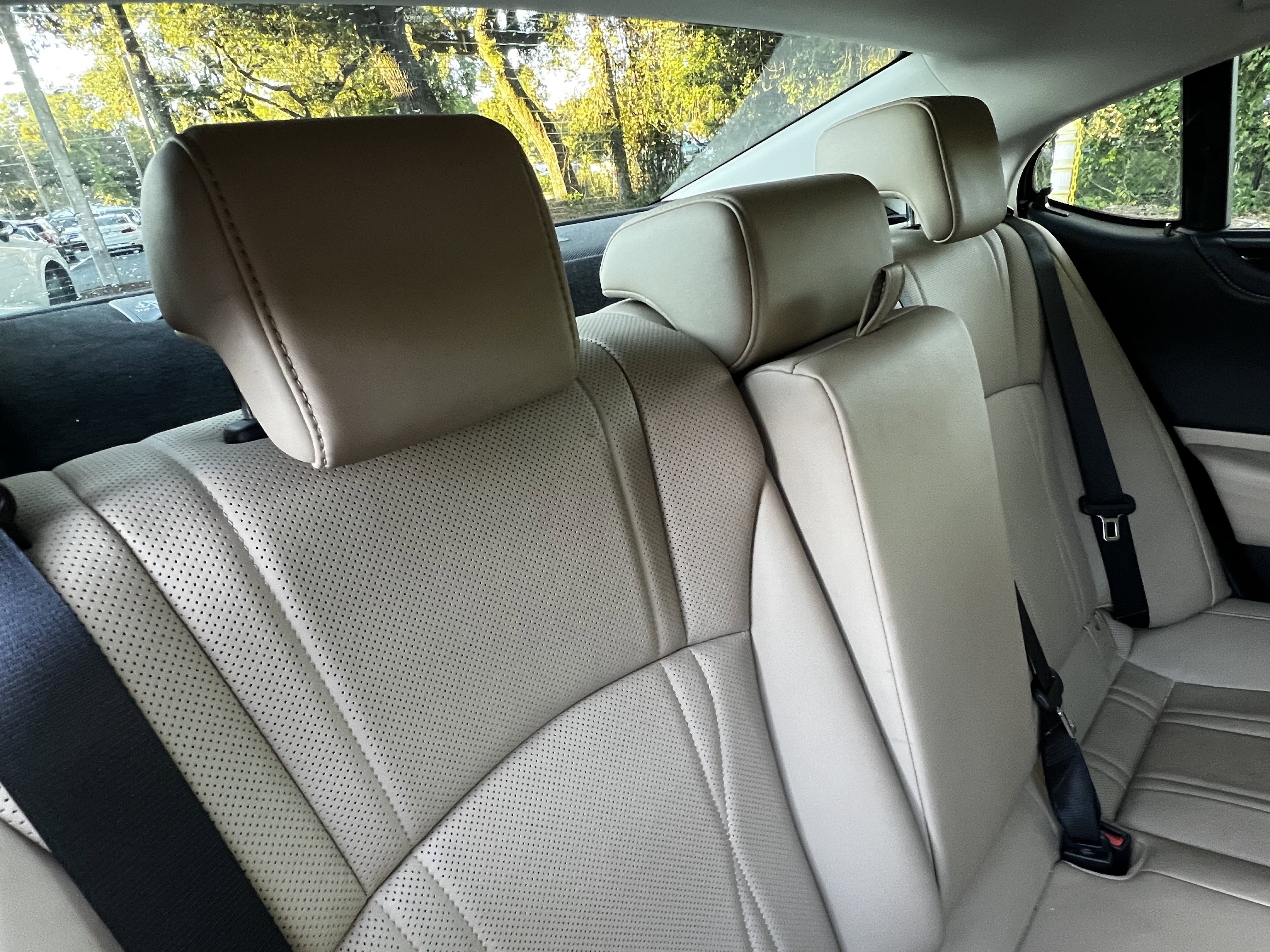 Used 2021 Lexus ES 300h Ultra Luxury w/ Accessory Package 2 image 42