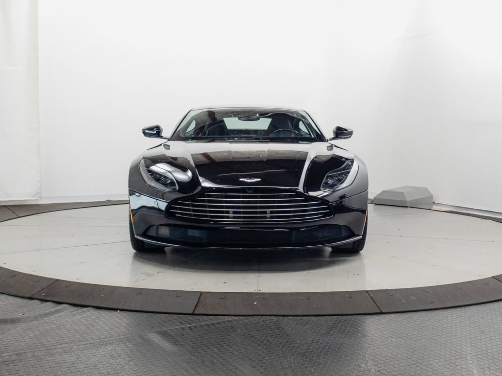 Used 2019 Aston Martin DB11 Coupe RWD image 2