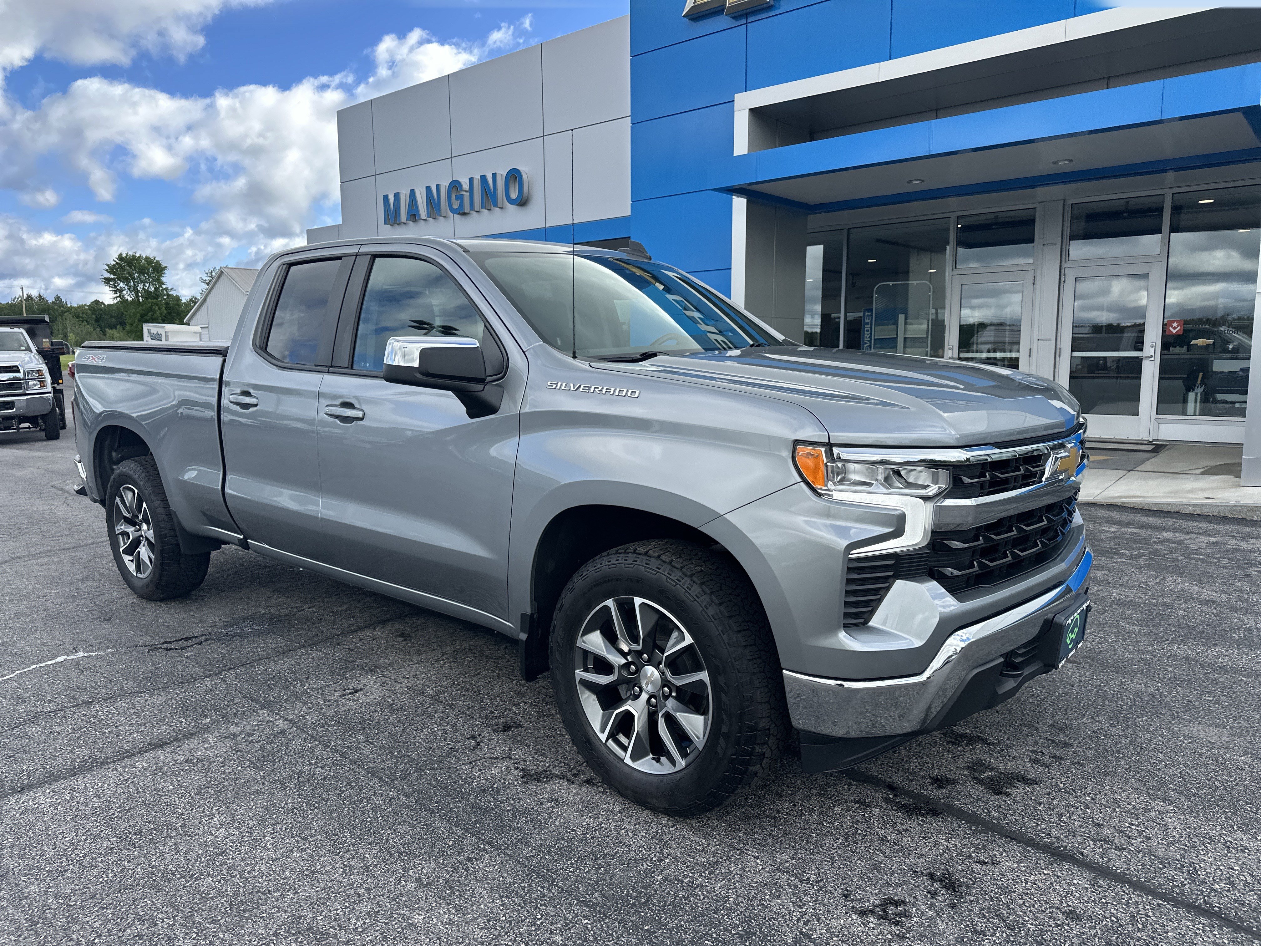 Certified 2023 Chevrolet Silverado 1500 LT AWD/4WD image 2