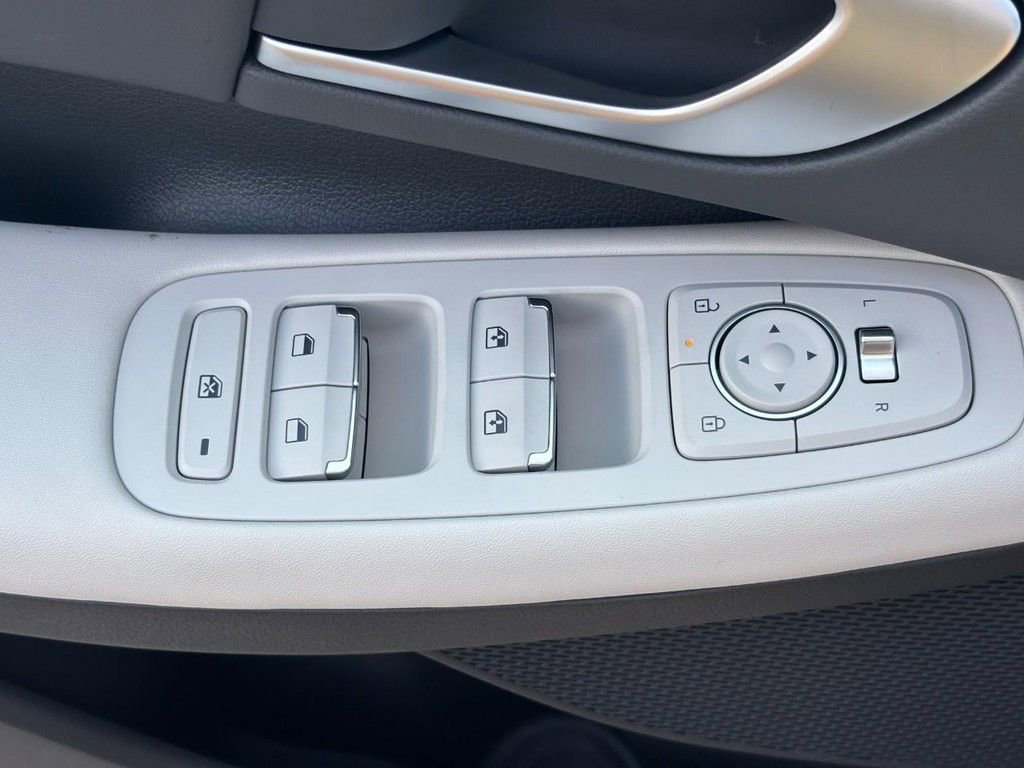 New 2025 Hyundai Sonata SEL FWD image 19