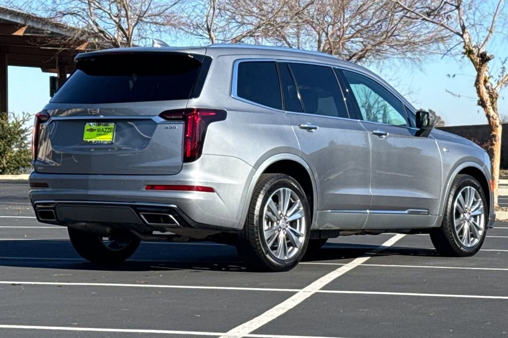 Used 2025 Cadillac XT6 Premium Luxury image 11