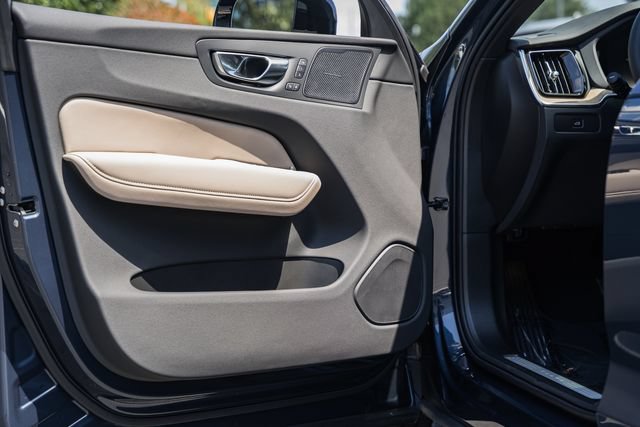 New 2027 Volvo XC60 B5 Plus AWD/4WD image 39