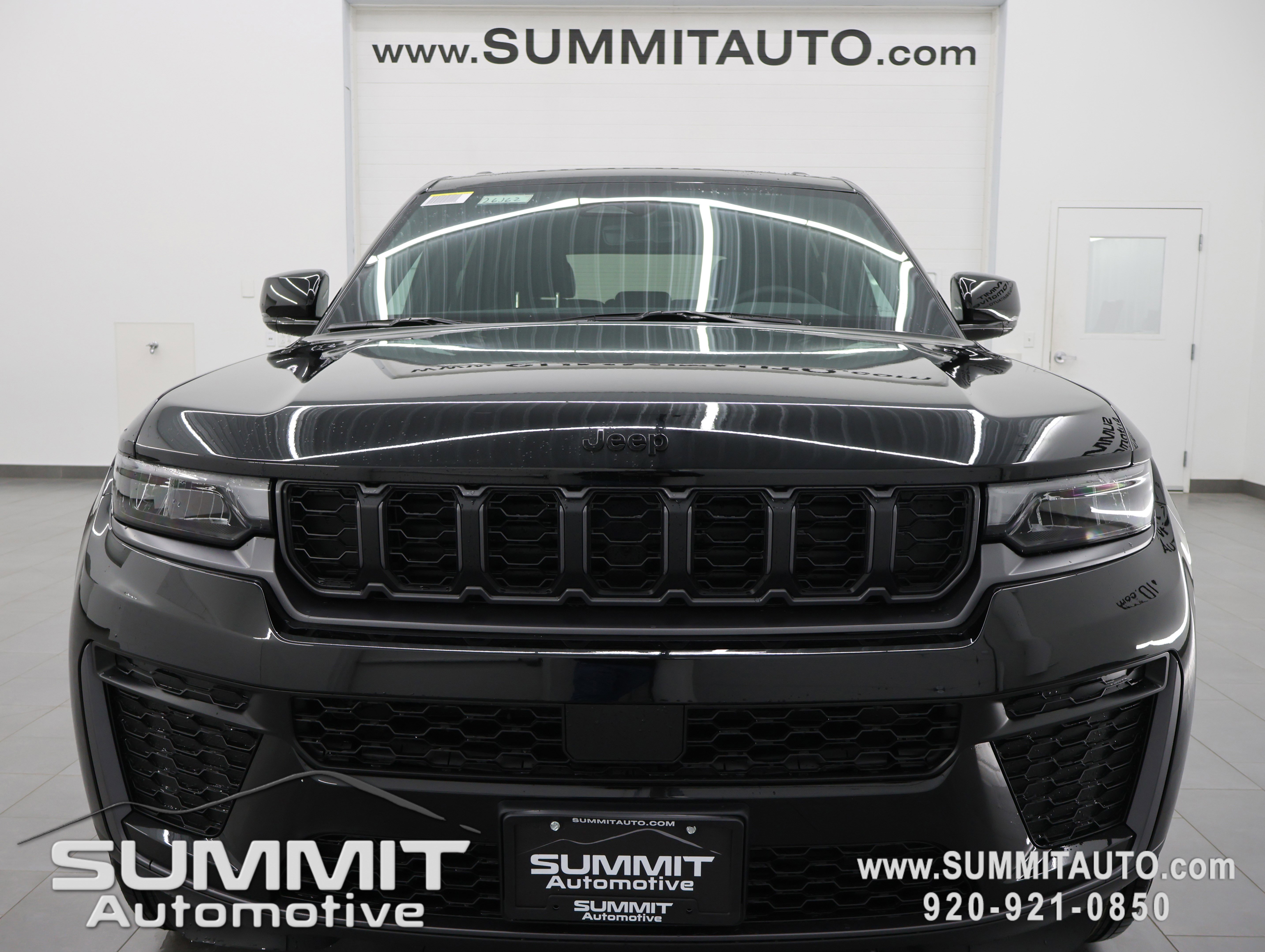 New 2026 Jeep Grand Cherokee Altitude AWD/4WD image 22