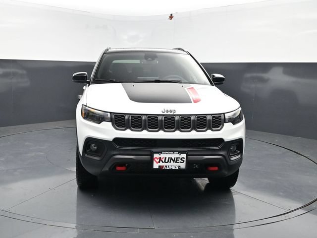 New 2026 Jeep Compass Trailhawk w/ Sun, Sound & Navigation Group AWD/4WD video 2
