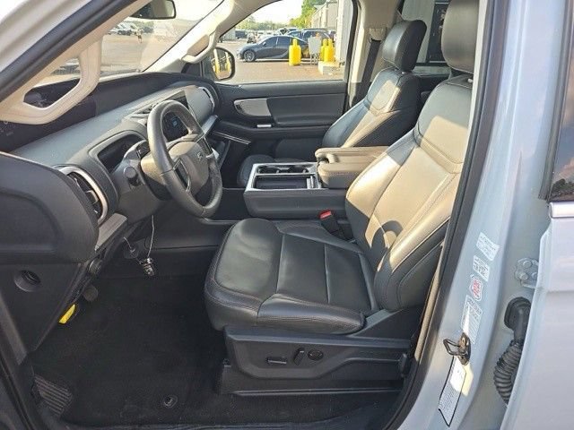 Used 2025 Ford Expedition Max Active AWD/4WD image 9