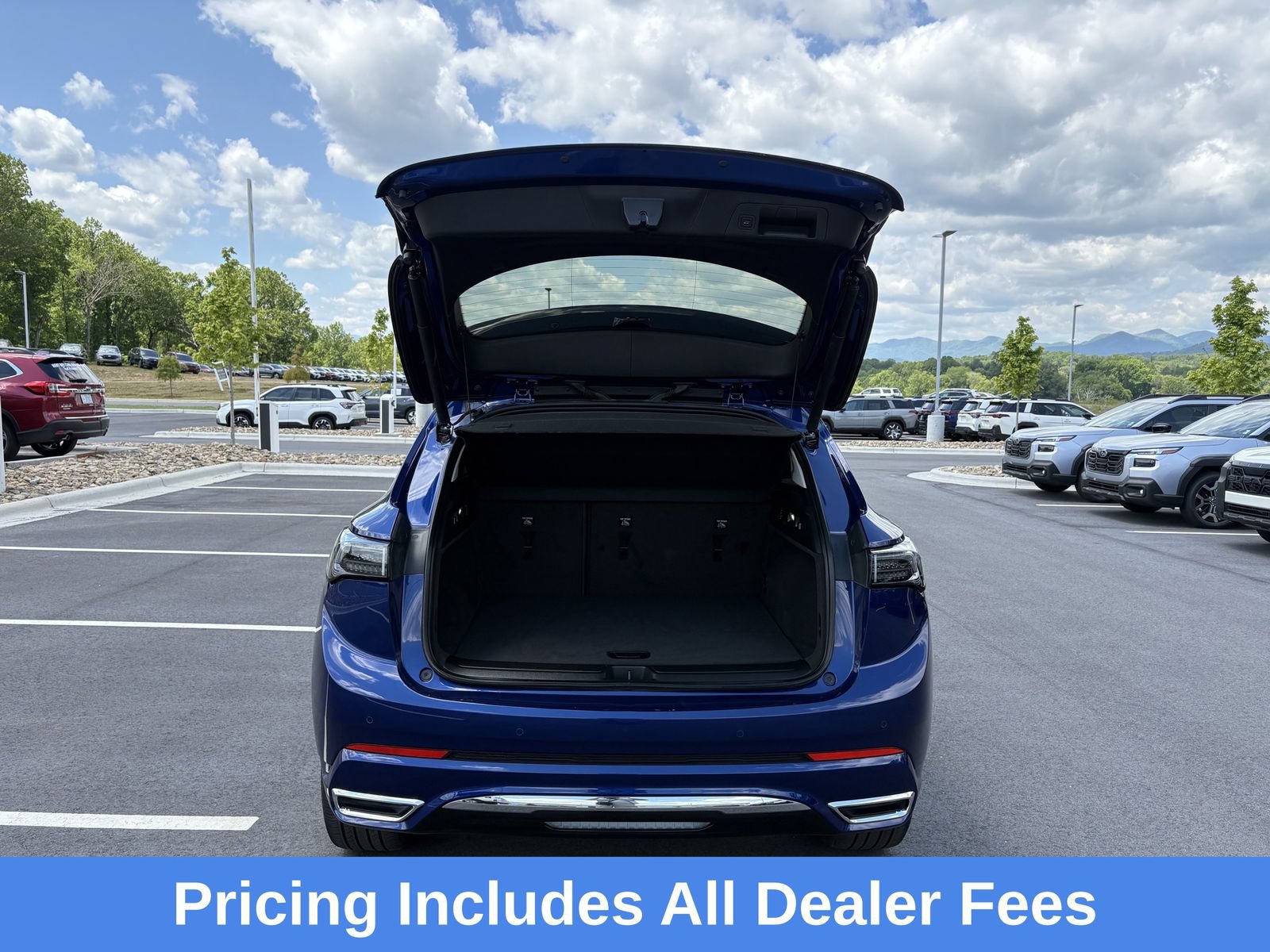 Used 2025 Buick Envision Avenir AWD/4WD image 4