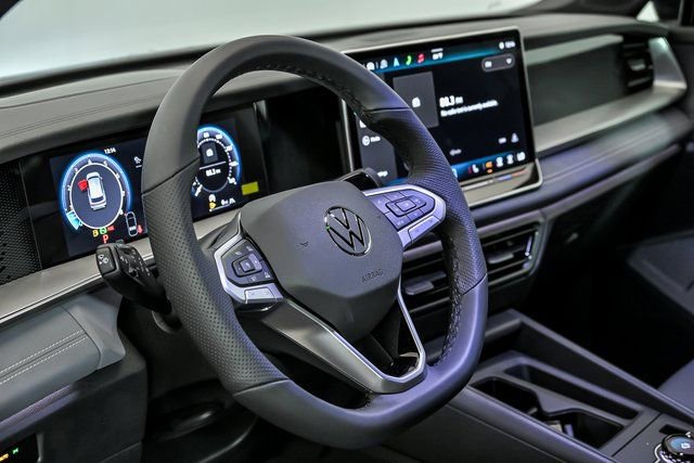 New 2026 Volkswagen Tiguan SE R-Line image 9