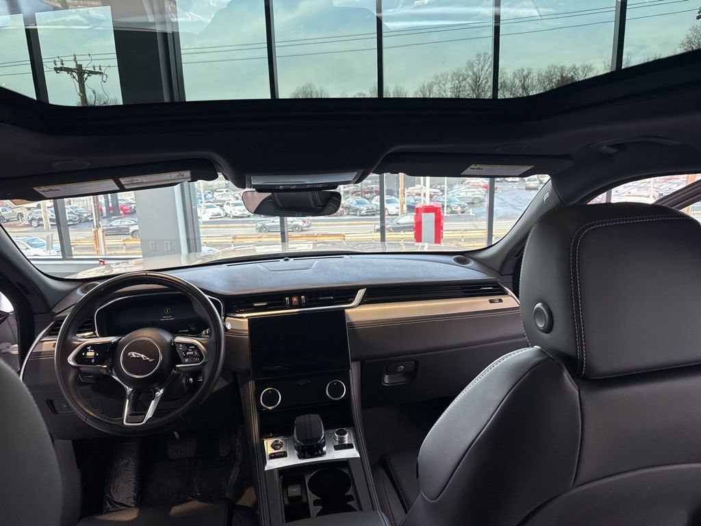 Used 2025 Jaguar F-PACE R-Dynamic S image 27