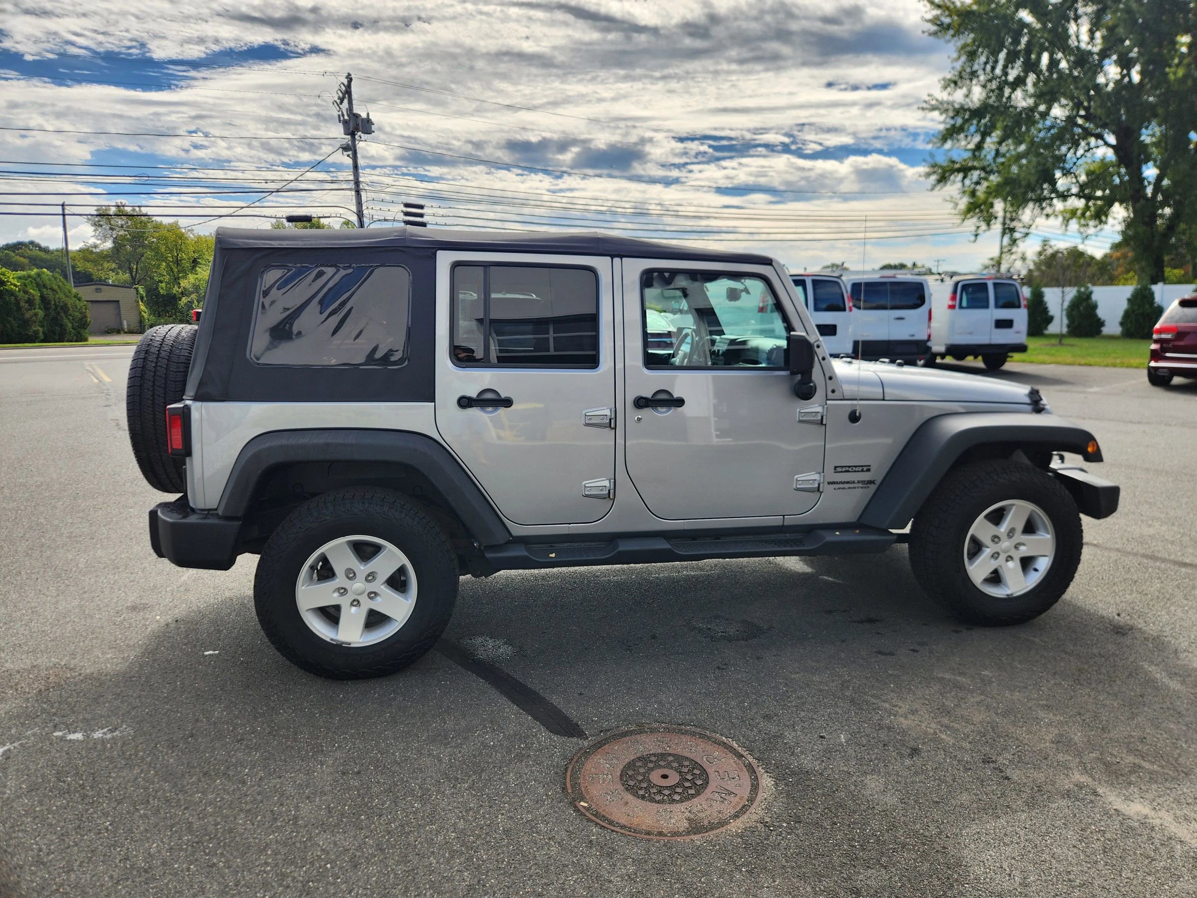 Used 2018 Jeep Wrangler Unlimited Sport S AWD/4WD image 17