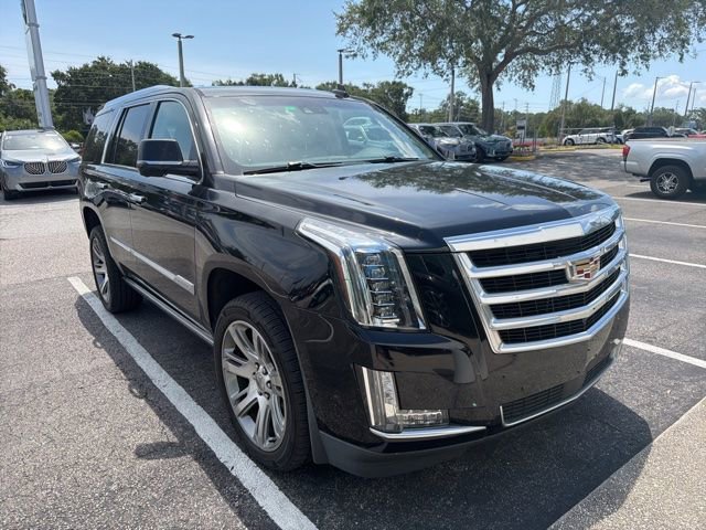 Used 2017 Cadillac Escalade Premium Luxury AWD/4WD image 2