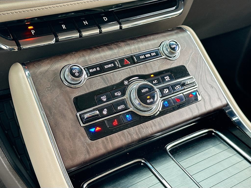 Used 2021 Lincoln Aviator Reserve w/ Equipment Group 201A image 16