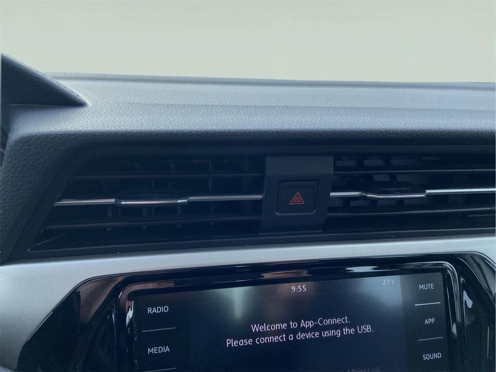 Used 2020 Volkswagen Passat 2.0T SE image 26