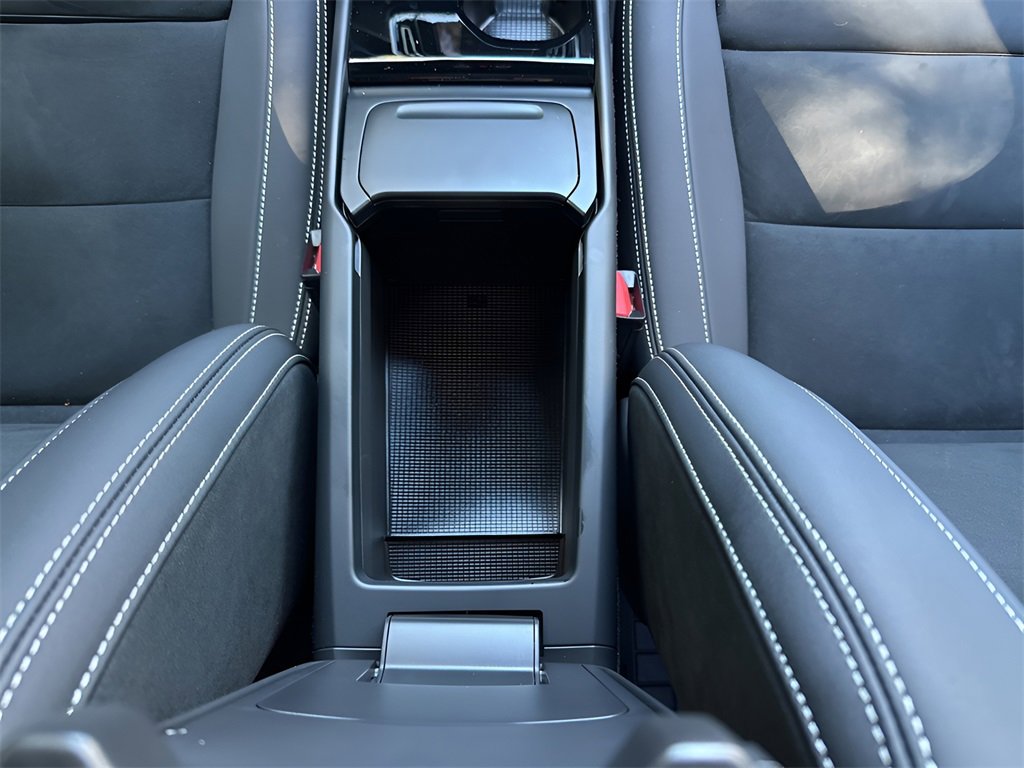 Used 2023 Volvo XC40 Recharge Plus image 37