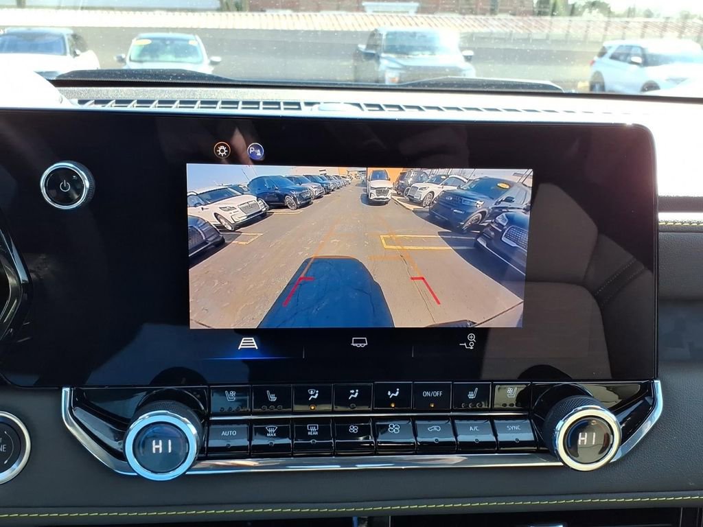 Used 2024 Chevrolet Colorado ZR2 w/ ZR2 Convenience Package III AWD/4WD image 19