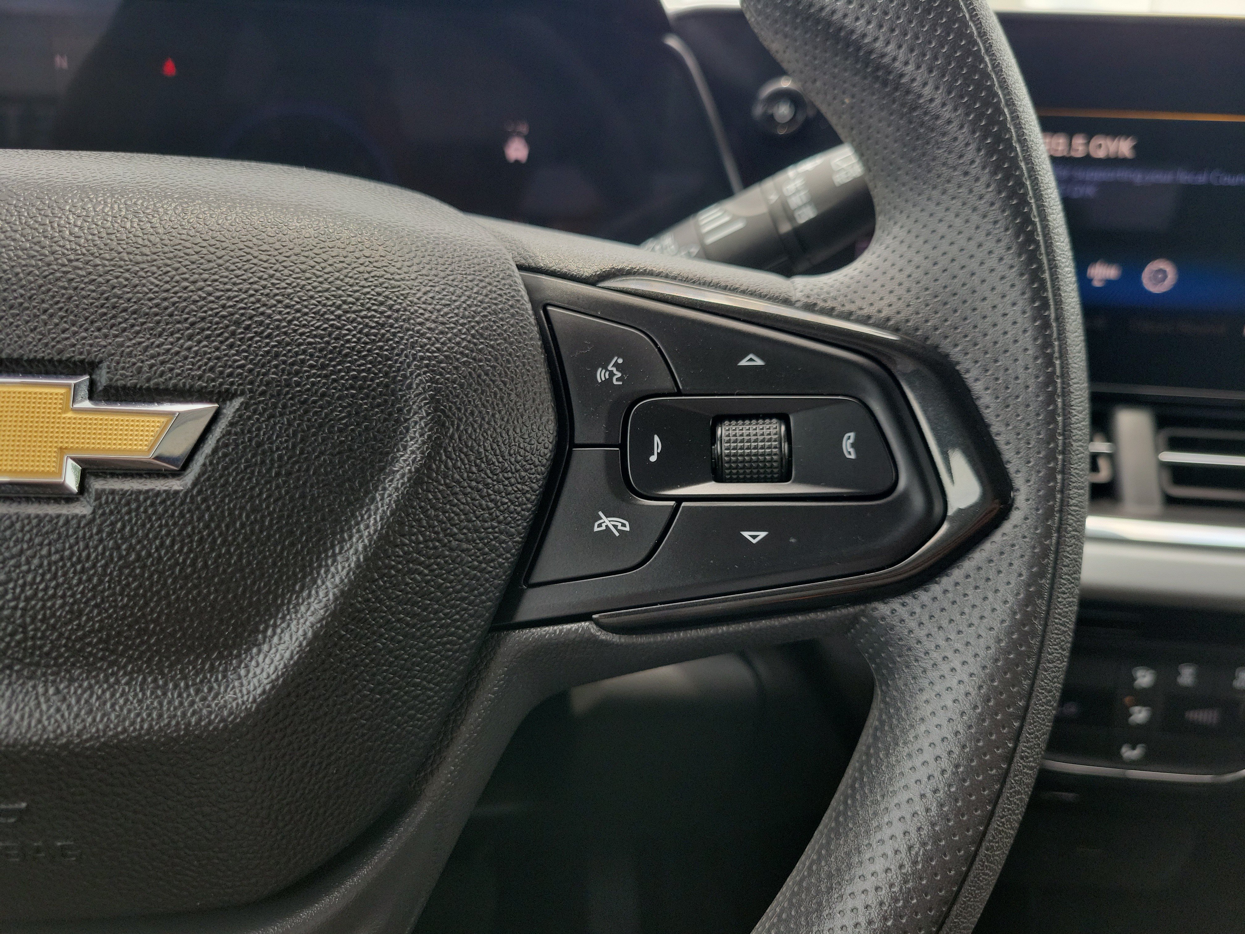 Certified 2024 Chevrolet Trax LT FWD image 27