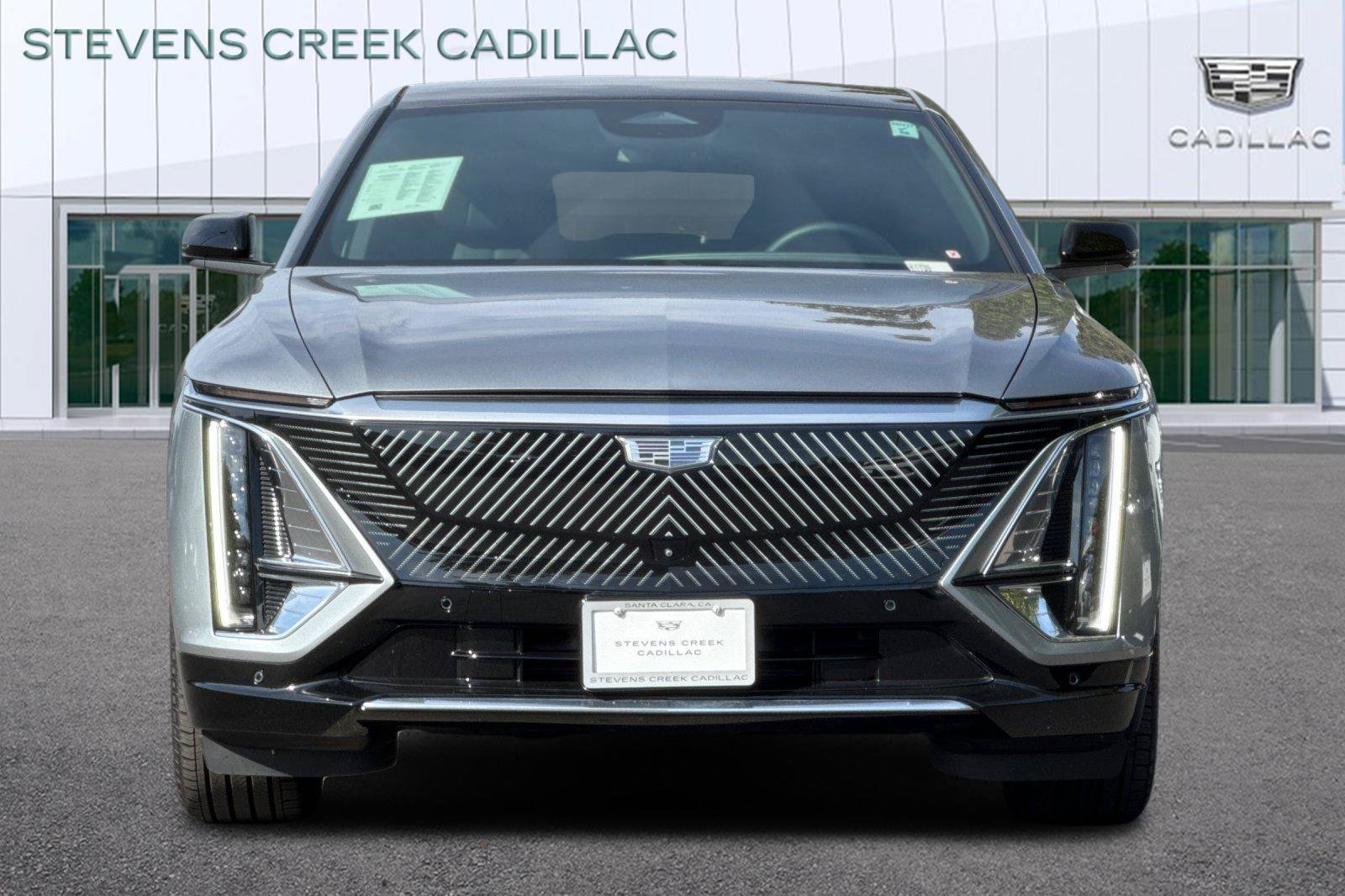 Used 2024 Cadillac Lyriq Luxury RWD image 8