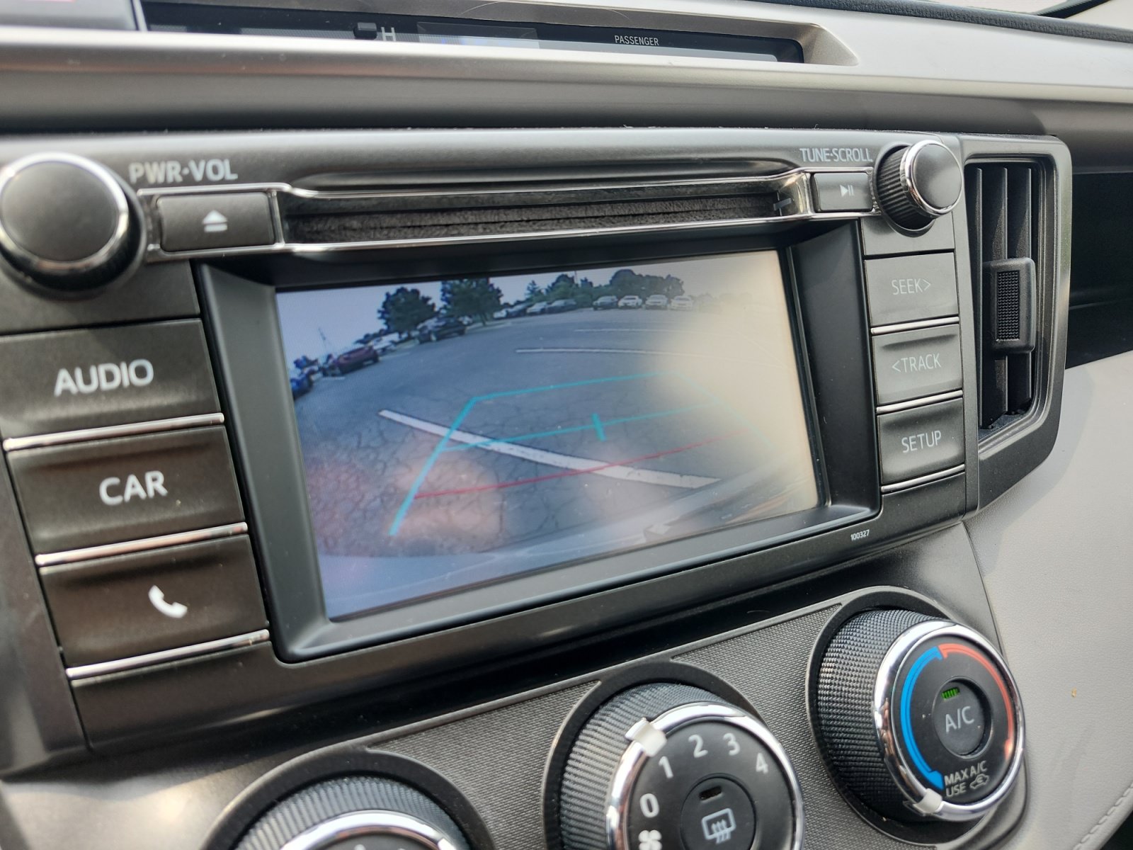 Used 2015 Toyota RAV4 LE FWD image 15