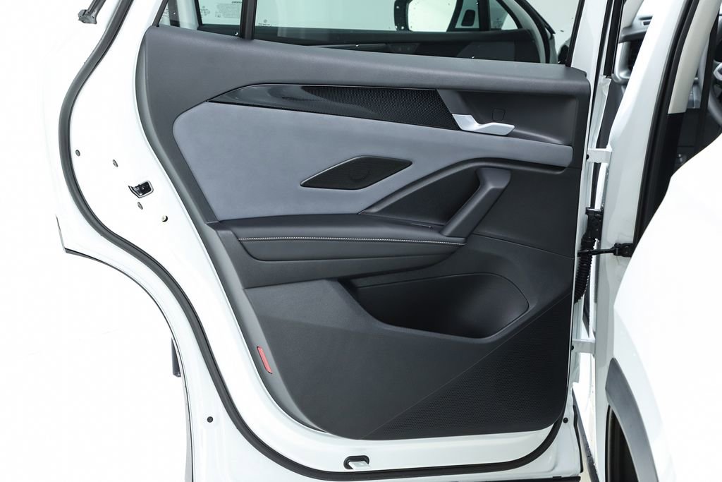 New 2026 Volkswagen Tiguan SE image 17