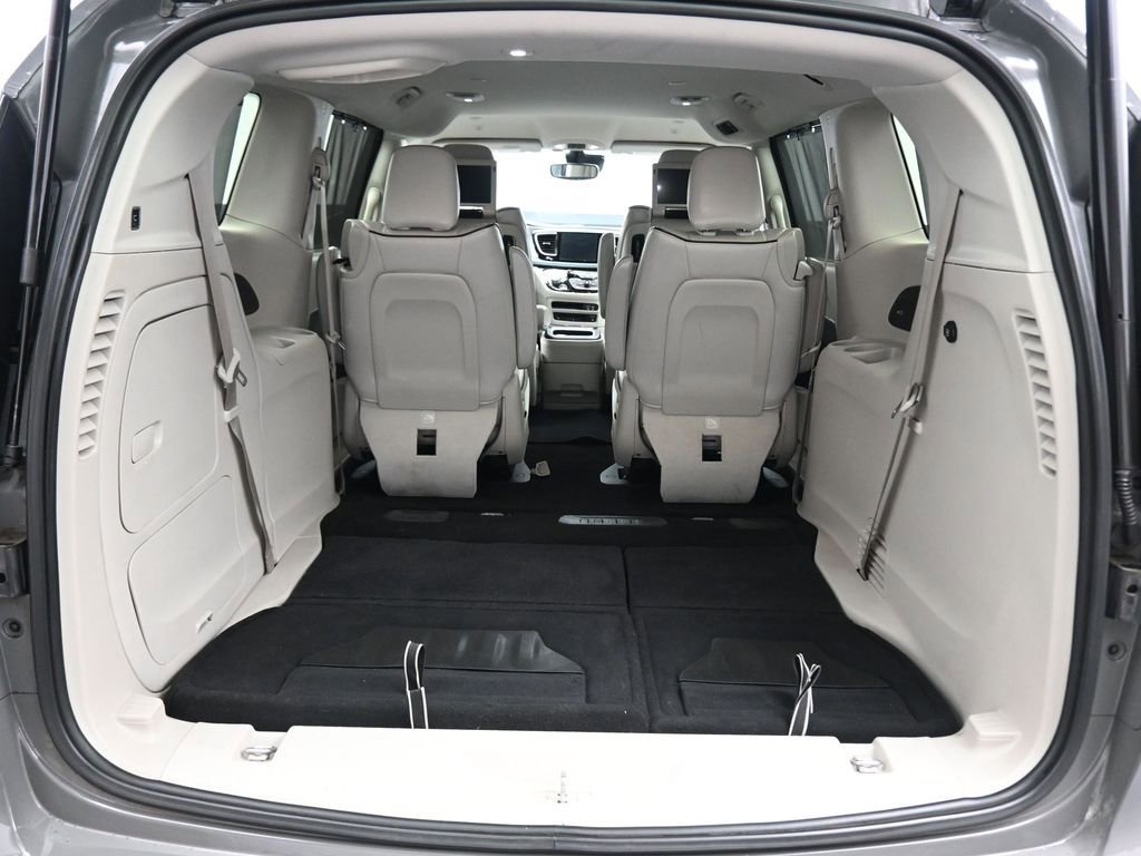 Used 2020 Chrysler Pacifica Limited w/ Advanced Safetytec Group image 65