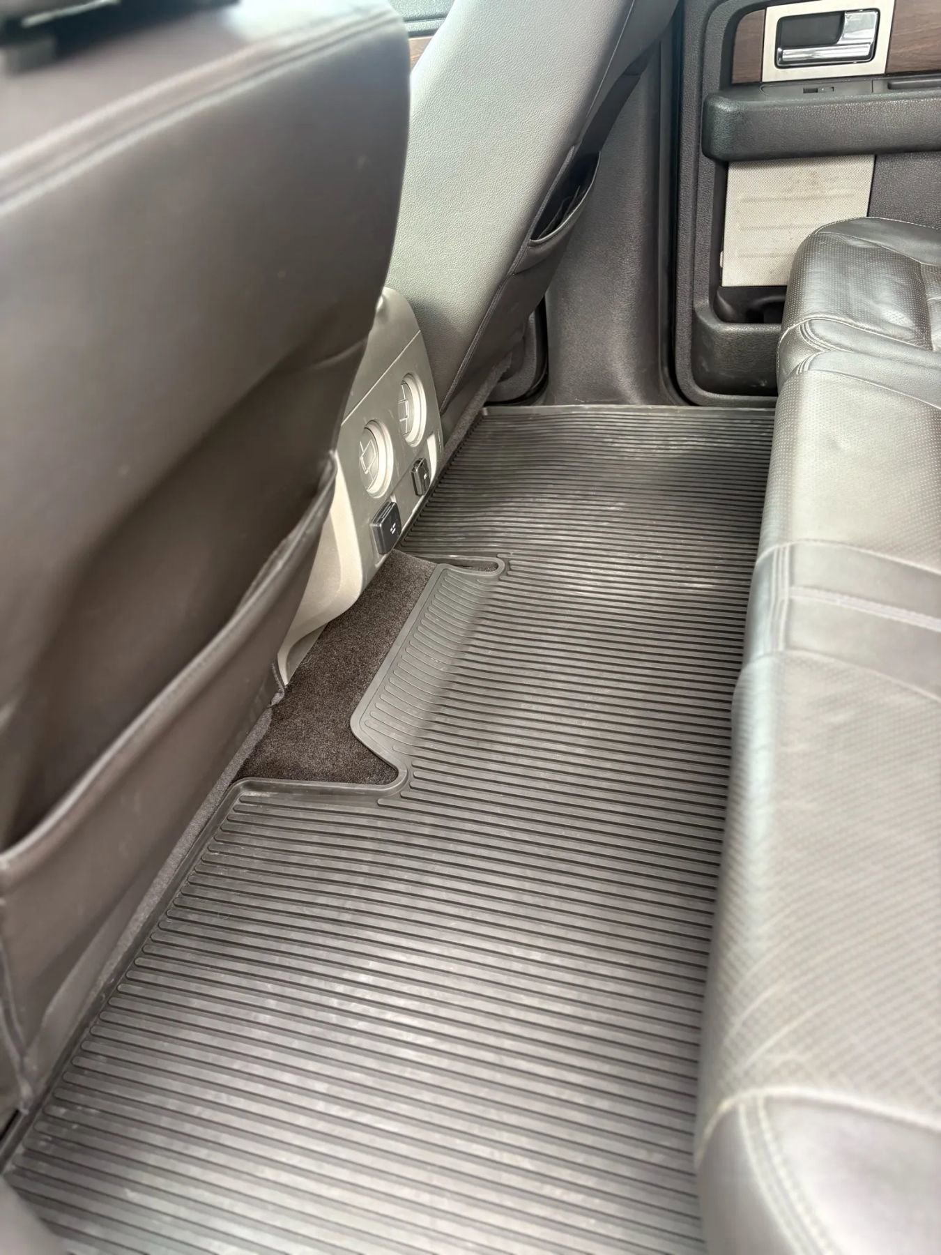 Used 2014 Ford F150 Lariat w/ Equipment Group 502A Luxury image 33