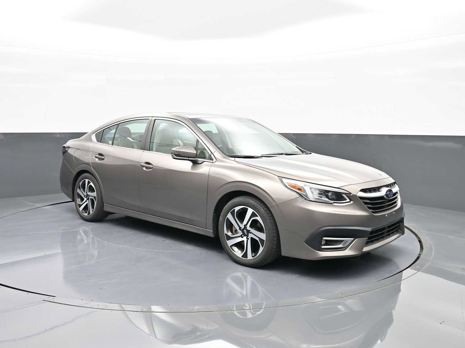 Used 2022 Subaru Legacy Limited image 1