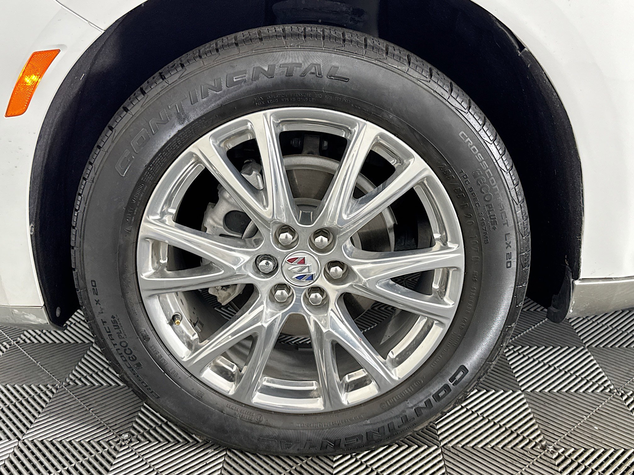 Used 2023 Buick Enclave Essence w/ Experience Buick Package FWD image 37