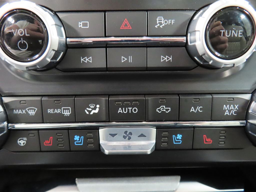 Used 2025 Ford F450 Platinum w/ Platinum Plus Package AWD/4WD image 75
