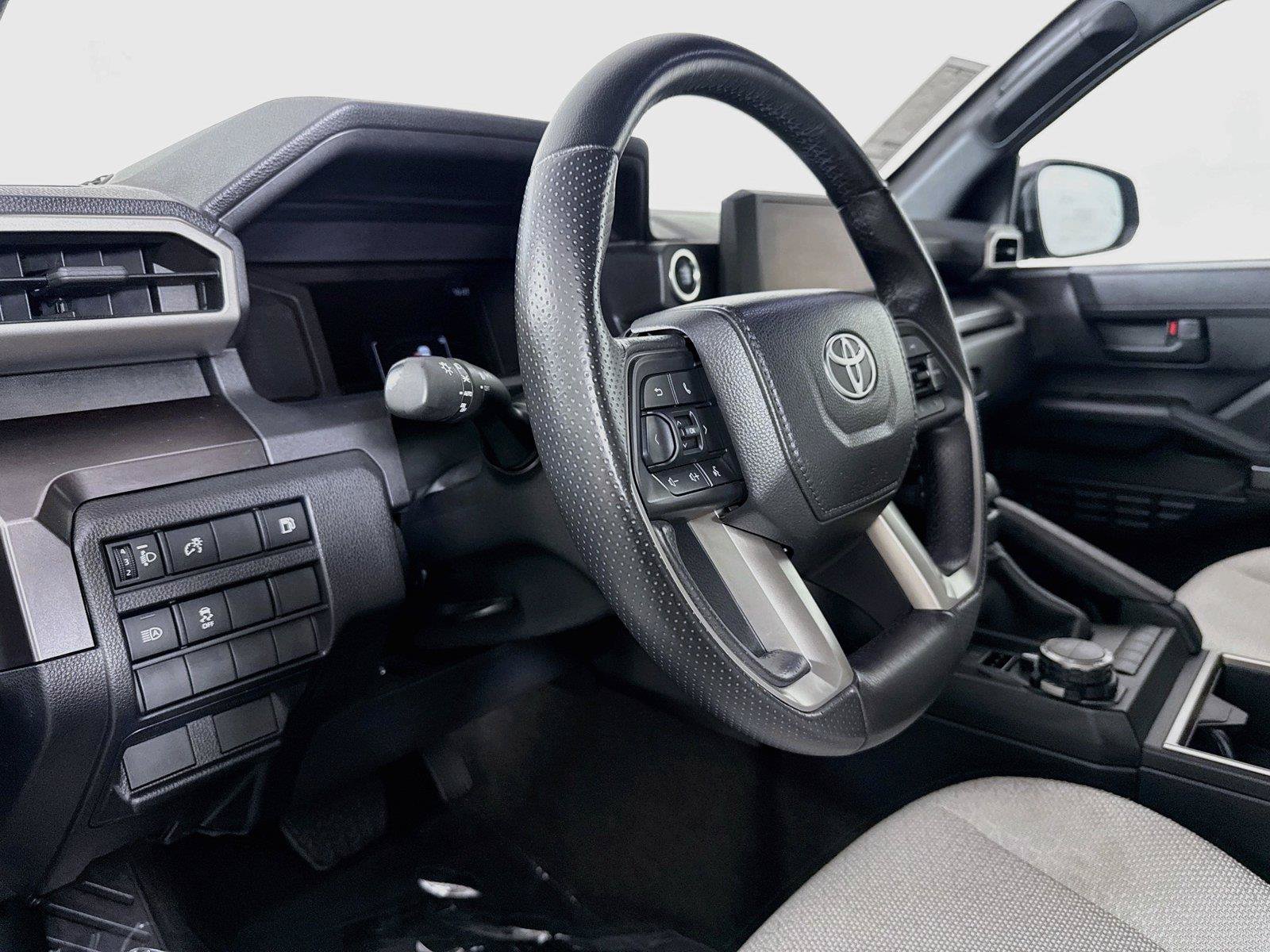 Certified 2025 Toyota 4Runner SR5 AWD/4WD image 4