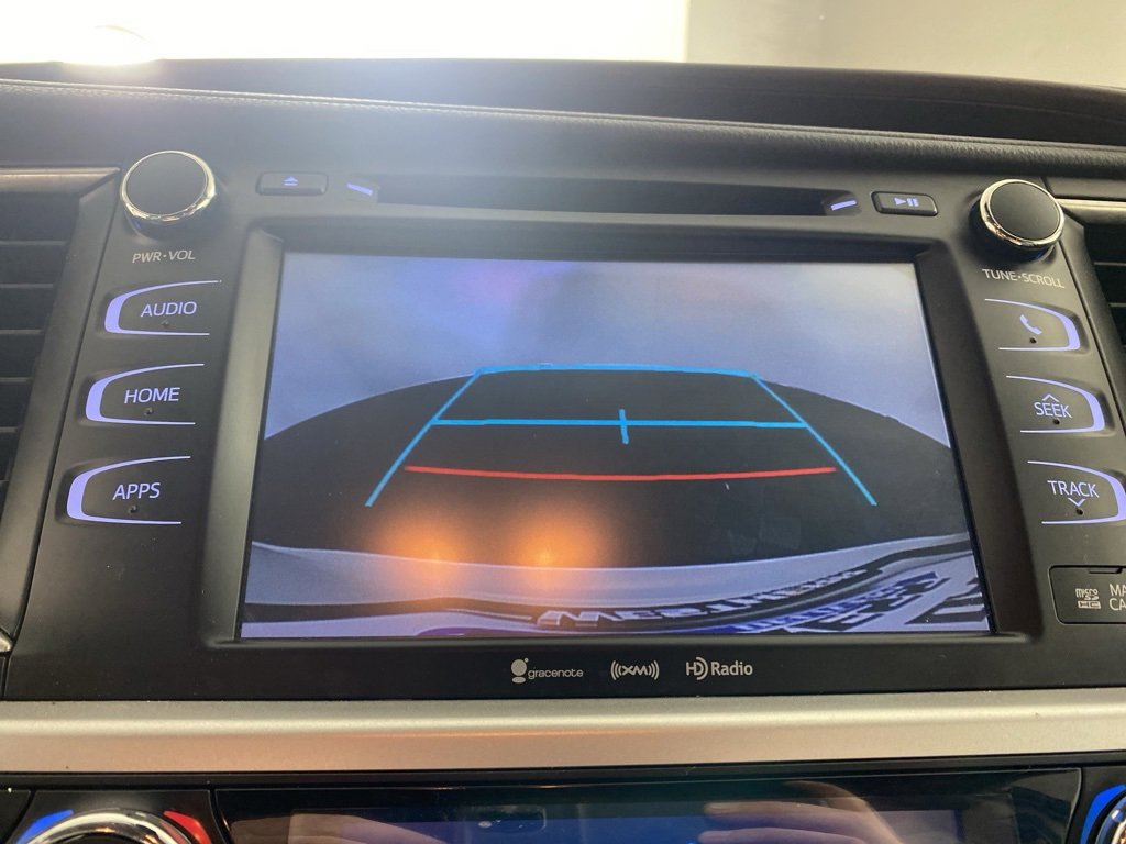 Used 2019 Toyota Highlander XLE image 18